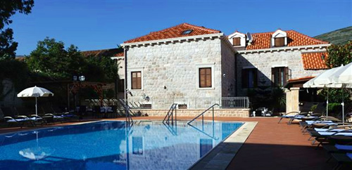 Outdoor swimming pool of Hotel Kazbek Dubrovnik