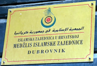 Majlis Dubrovnk - sign on the entrance