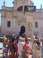 Orlando Column Dubrovnik in front od Church of St Blasius